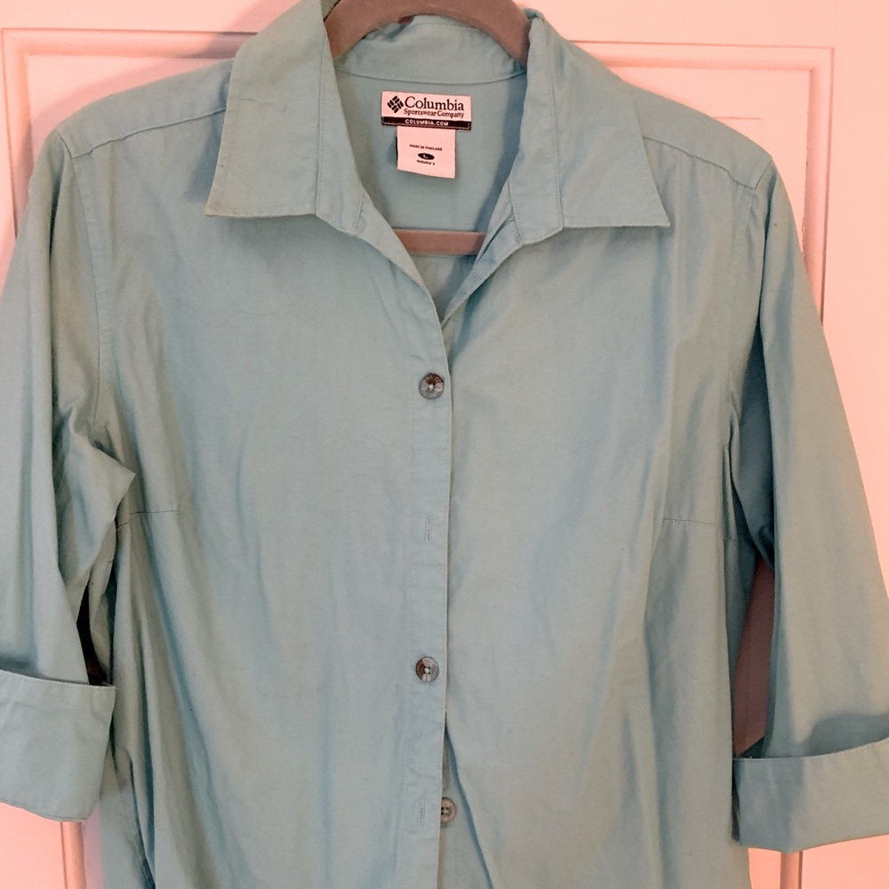 Columbia women’s button up shirt.